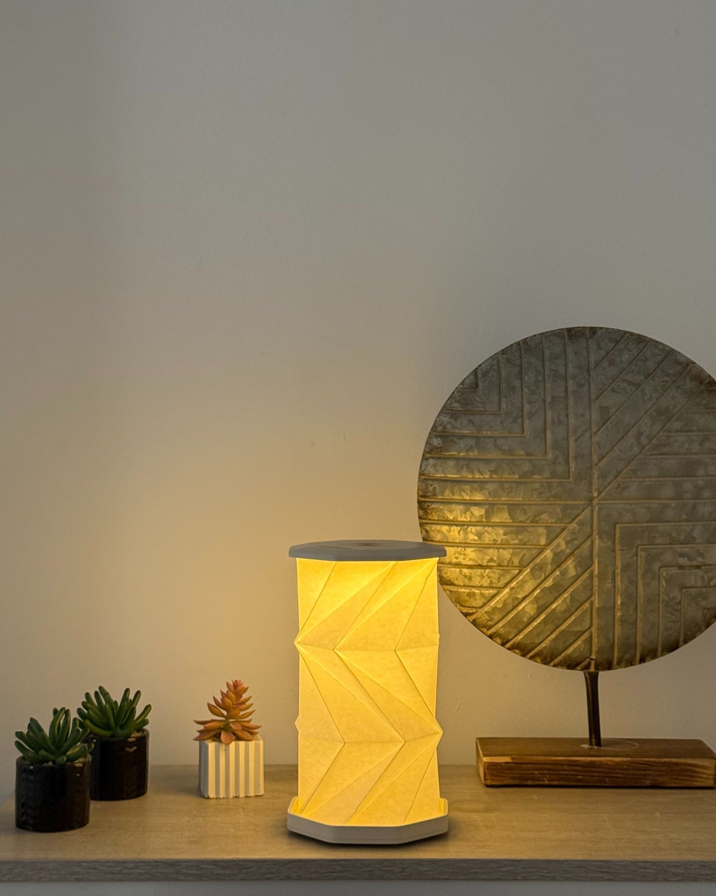 Zenya Lámpara Plegable Portátil Origami – Ilumina tu hogar y tus aventuras